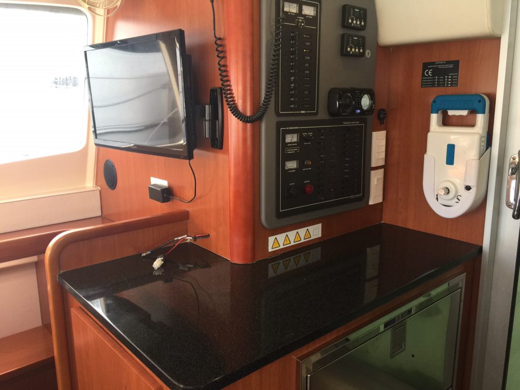 tic-tac_leopard-39_catamaran-for-sale_-nav-station2