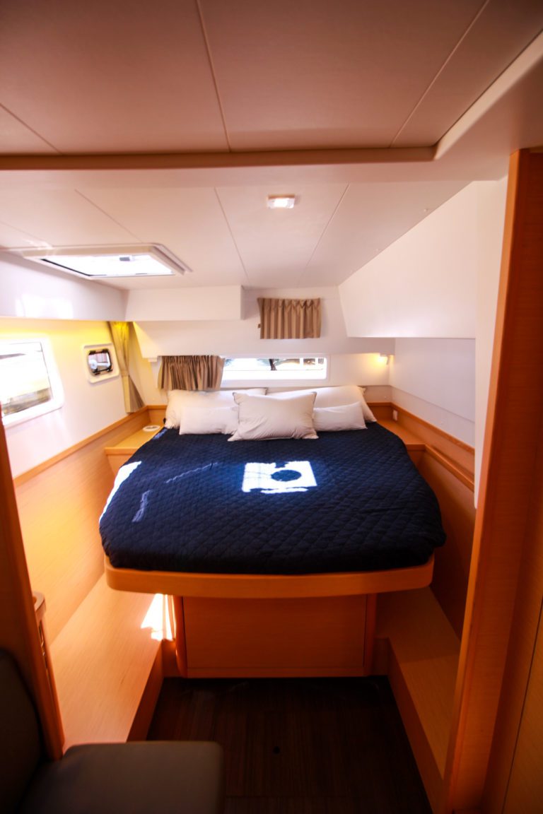 catamaran with sleeping quarters