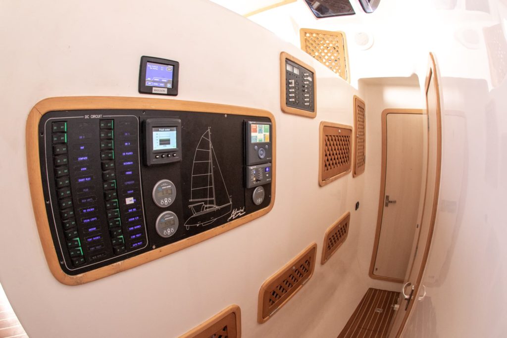Admiral 40 Catamaran EVENFLOW electrical