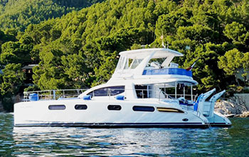 47' Leopard Power Catamaran sold