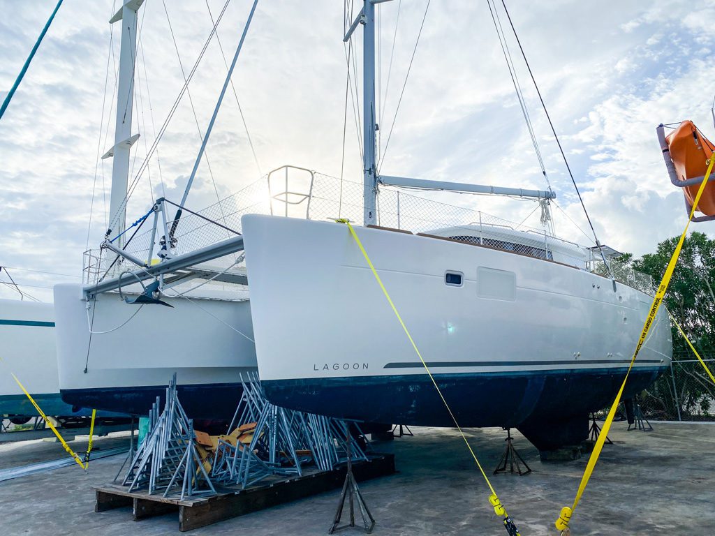 2019-Lagoon-450-F-Catamaran- profile