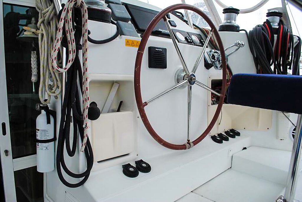 2008 Lagoon 420 Catamaran for sale WAHOO helm station