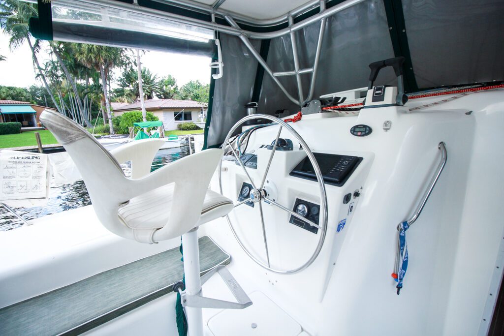 Manta 42 MKII Catamaran for sale helm