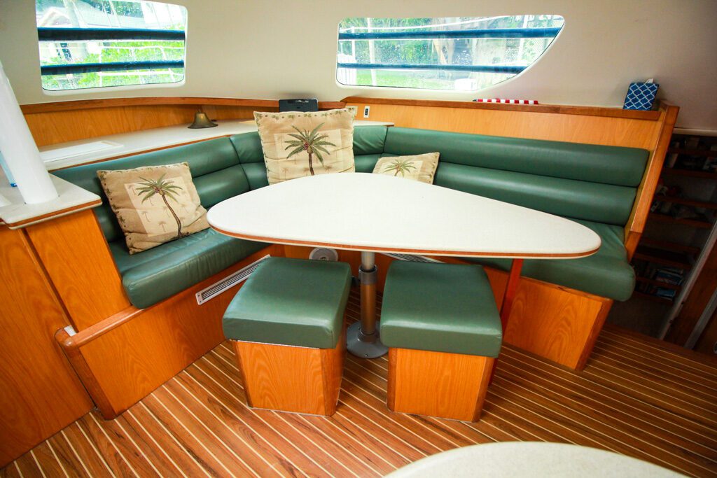 Manta 42 MKII Catamaran for sale salon seating
