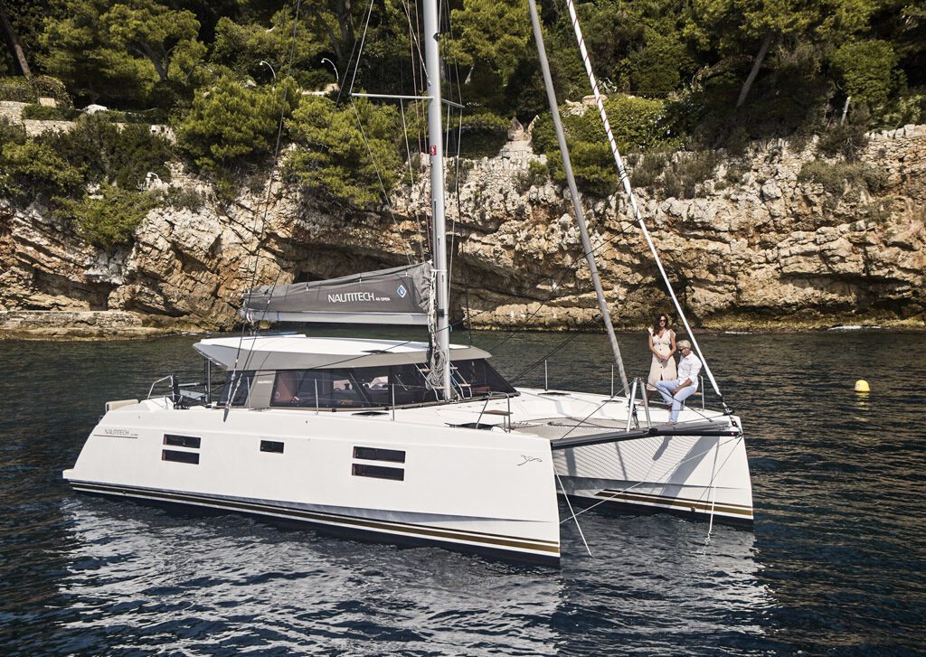 Nautitech 40 Open Catamaran - profile