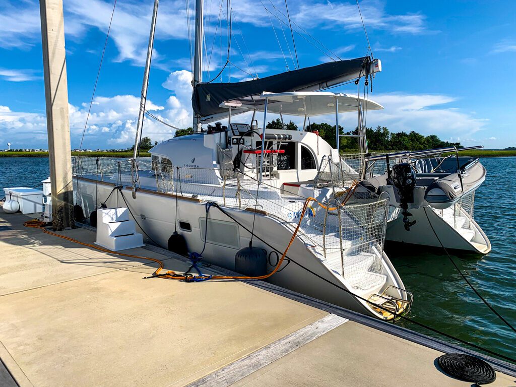 2018 Lagoon 380 Catamaran BLUE MIND profile