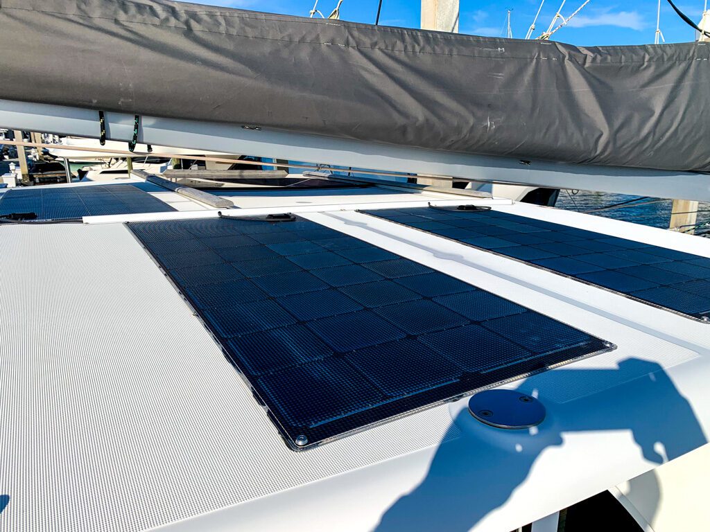 2018 Lagoon 380 Catamaran BLUE MIND solar panels