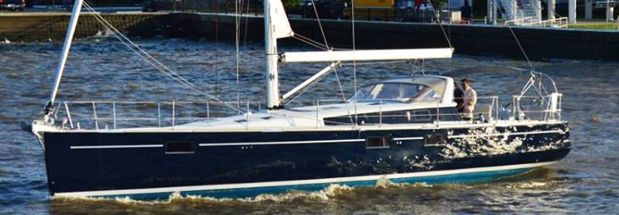 Beneteau Sense 55 Sailing Yacht