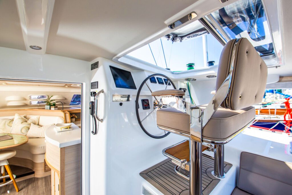 Knysna 500SE helm station with raised helm seat and wheel