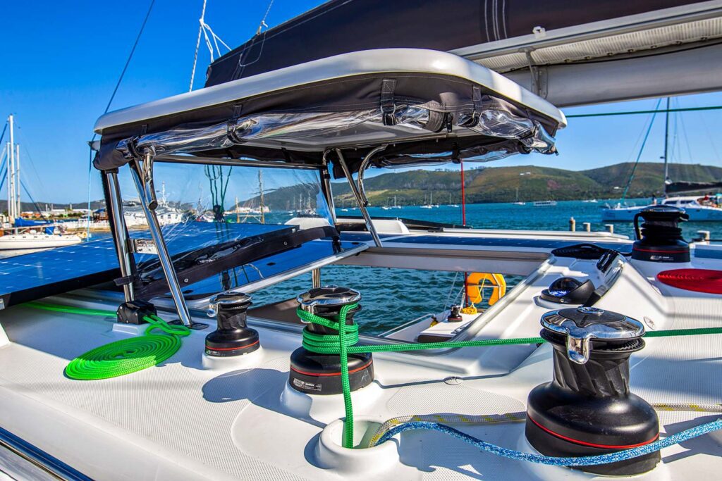 Knysna 500SE winches under the hardtop
