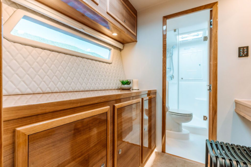 Knysna 500SE cabin desk and en-suite head