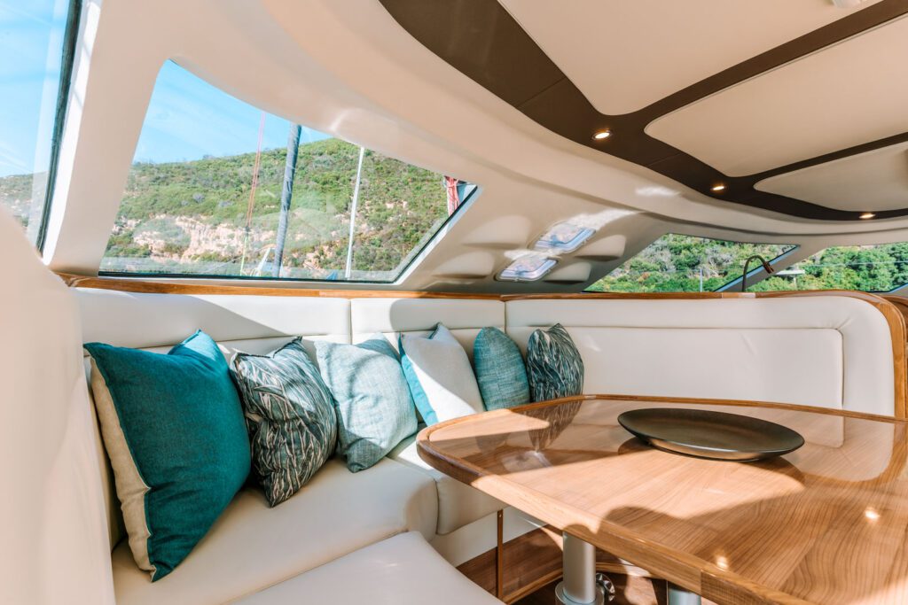Knysna 500SE saloon seating with panoramic windows