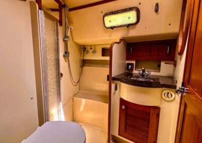 2005 Island Packet 370 - galley