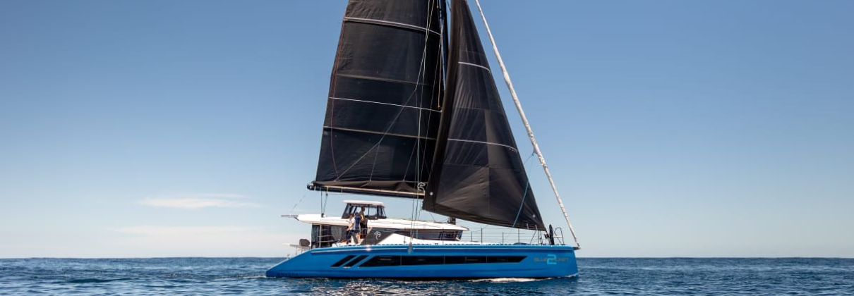 Knysna 550 catamaran BLUE JACKET 2.0