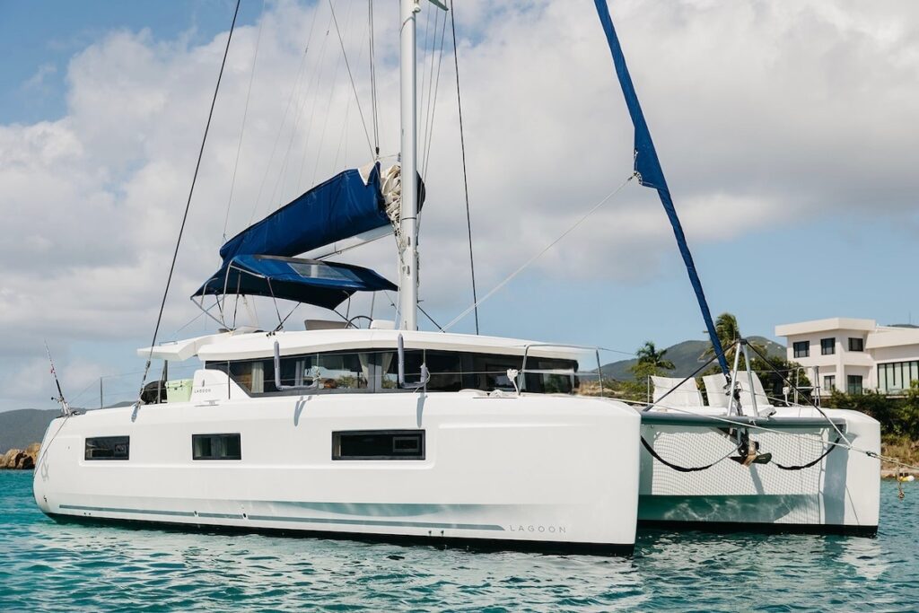 Lagoon 46 catamaran - STARRY NIGHT